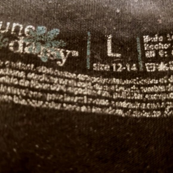 Cute sequined doggie tee 🐶 - Picture 5 of 5